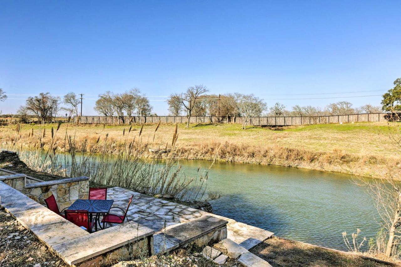 Riverfront Blanco Home With Shaded Porch And Hot Tub Buitenkant foto