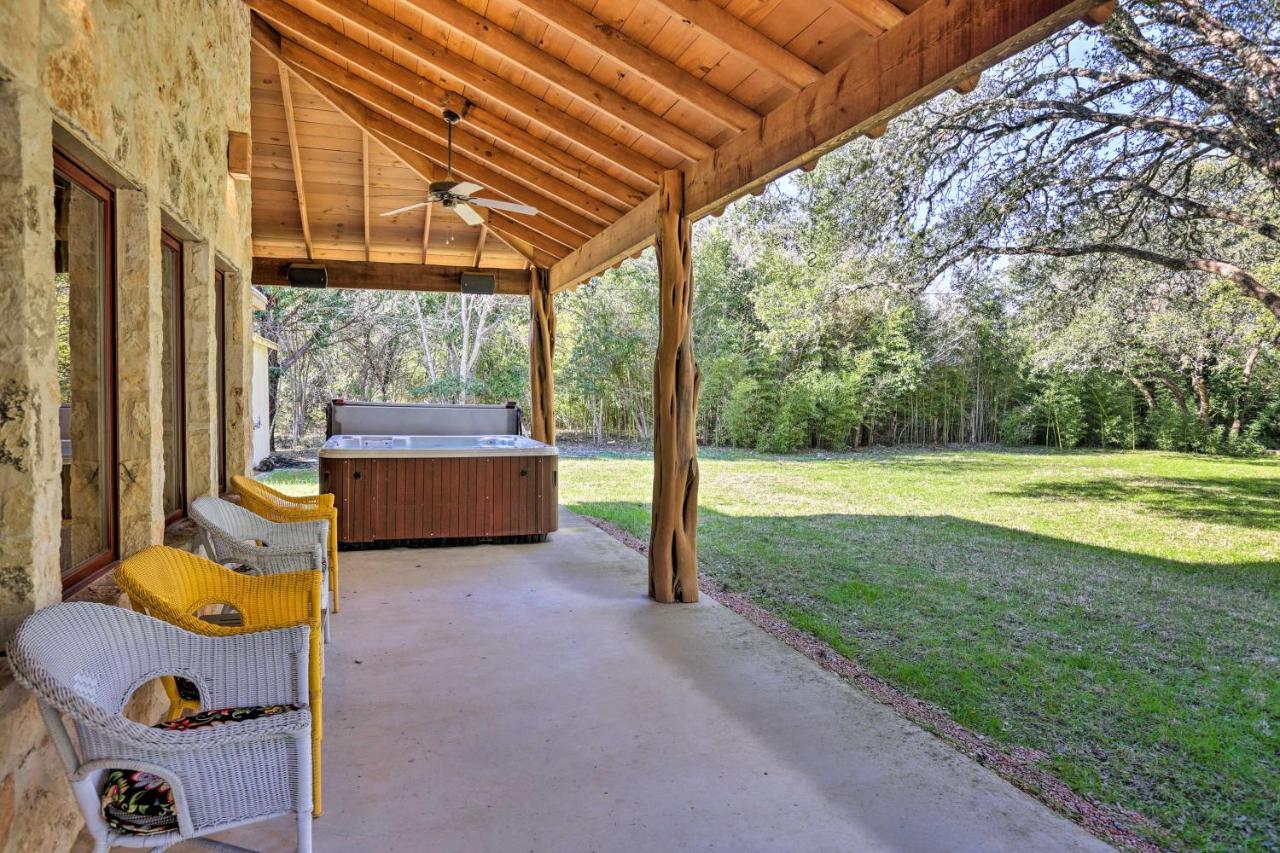 Riverfront Blanco Home With Shaded Porch And Hot Tub Buitenkant foto